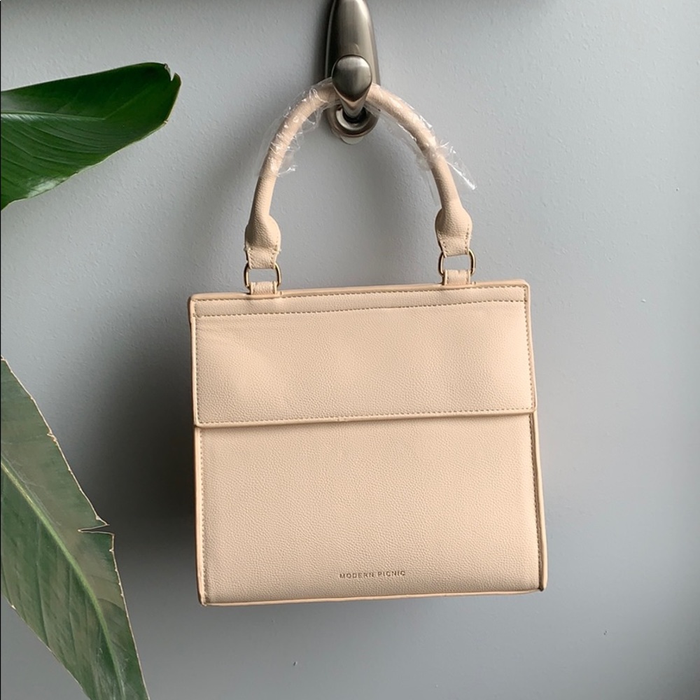 BRAND NEW Modern Picnic Stylish Lunch Bag - Peach